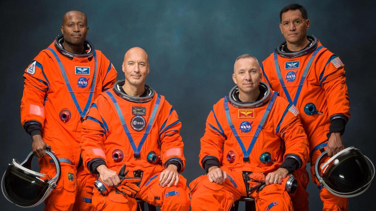 NASA announces Artemis III crew; taps U.S. astronauts, Italian for mission with SpaceX, Blue Origin mooncraft