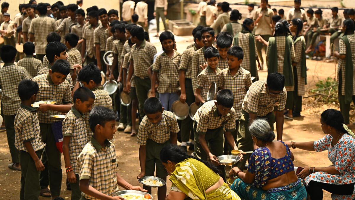As Bengal drops eggs from mid-day meals, Tamil Nadu and Odisha show another way