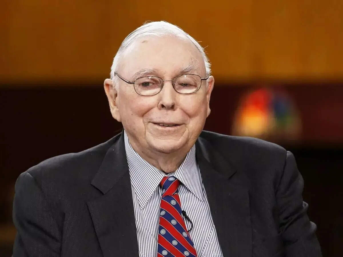 Did you know the key to building wealth is saying 'no'? Here are the 5 things rich people refuse to do, according to Charlie Munger’s wealth rule