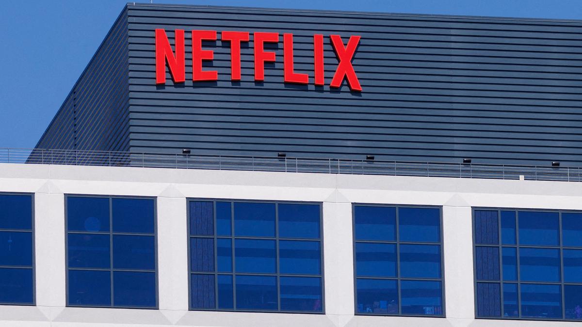 Netflix names longtime director Jay Hoag as chairman, succeeding Reed Hastings