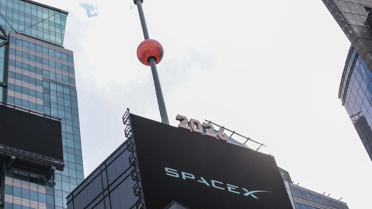 Wall Street ends higher as SpaceX's market debut dominates
